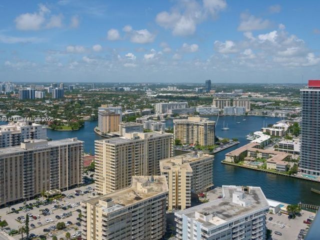 Apartment for rent  Unit #3103 - photo 6375871