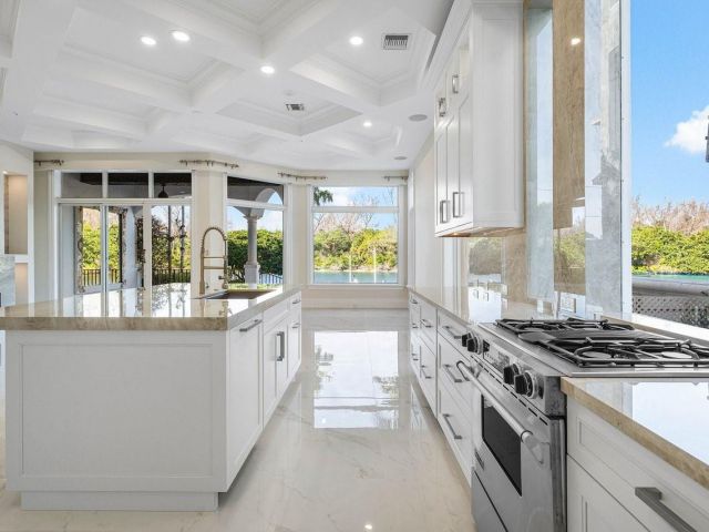 Home for rent at 549 NE 19th Ave C - photo 5815196