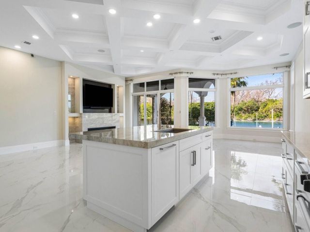 Home for rent at 549 NE 19th Ave C - photo 5815197