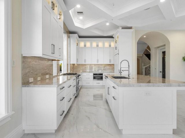 Home for rent at 549 NE 19th Ave C - photo 5815198