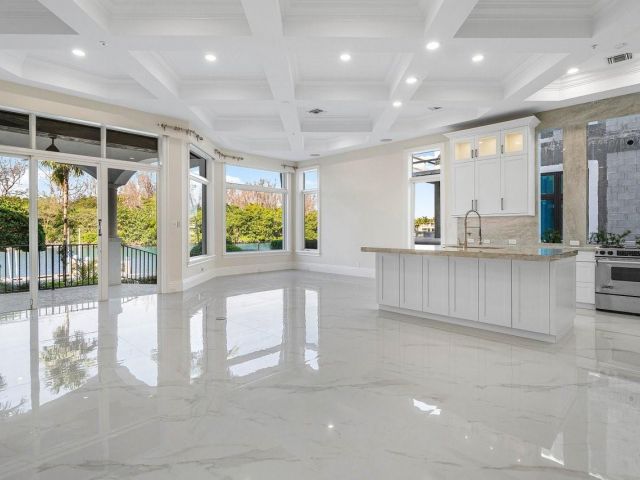 Home for rent at 549 NE 19th Ave C - photo 5815203