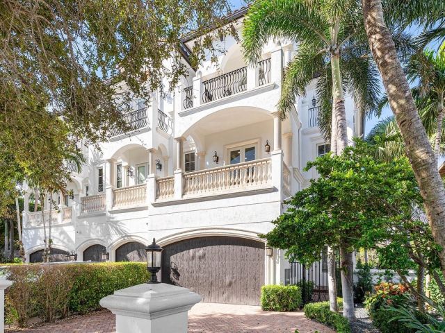 Home for rent at 549 NE 19th Ave C - photo 5815212