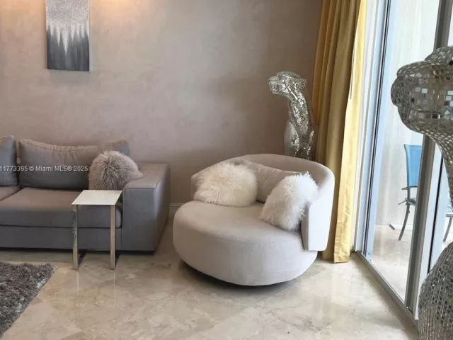 Apartment for rent  Unit #1004 - photo 5829206