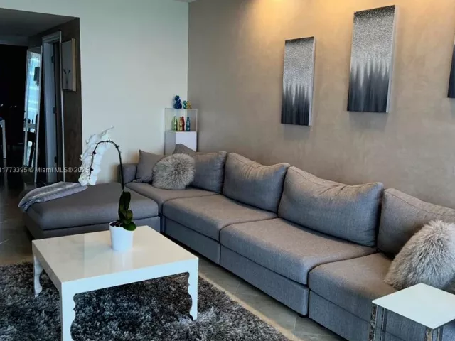 Apartment for rent  Unit #1004 - photo 5829207