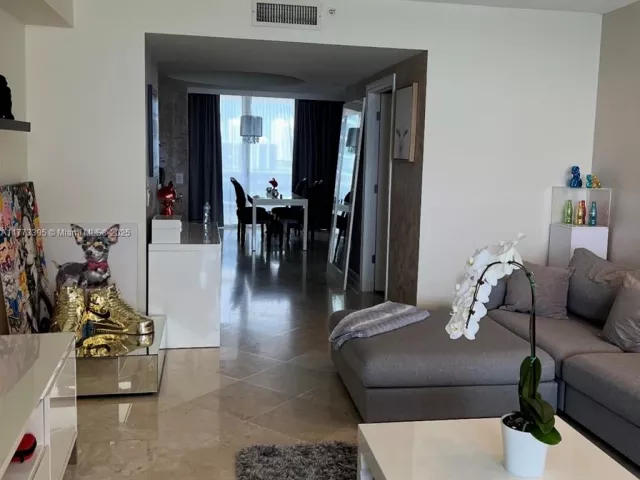 Apartment for rent  Unit #1004 - photo 5829209