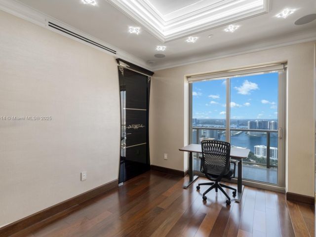 Apartment for rent  Unit #3501 - photo 5829488