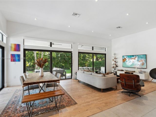 Home for sale at 1060 Alfonso Ave - photo 5829838