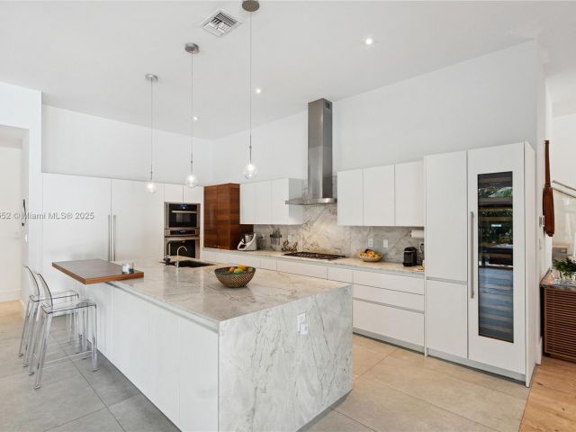 Home for sale at 1060 Alfonso Ave - photo 5829842