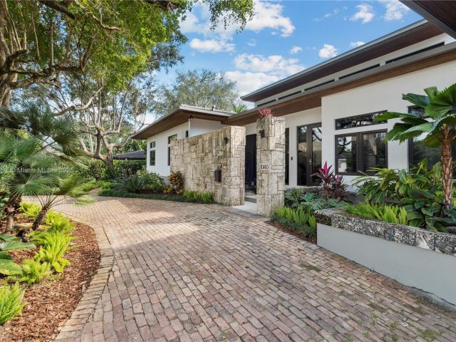 Home for sale at 1060 Alfonso Ave - photo 5829853