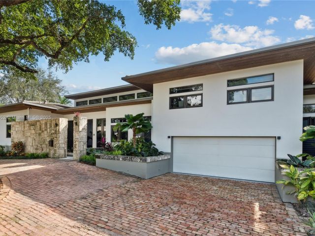 Home for sale at 1060 Alfonso Ave - photo 5829854