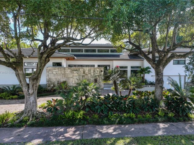 Home for sale at 1060 Alfonso Ave - photo 5829856