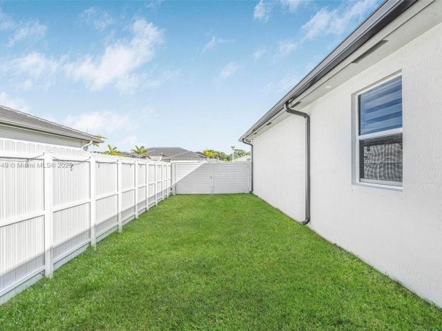 Home for sale at 19080 SW 133 ct - photo 5836508