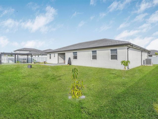 Home for sale at 19080 SW 133 ct - photo 5836509