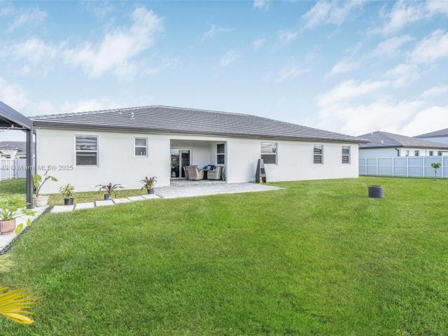 Home for sale at 19080 SW 133 ct - photo 5836511