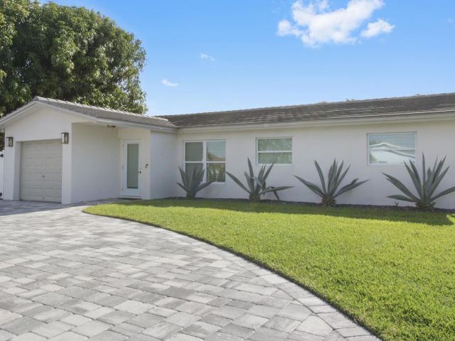 Home for rent at 2798 NE 2nd Avenue - photo 5833755