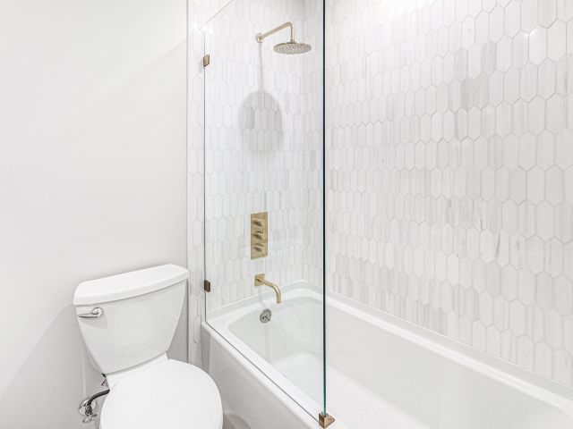 Home for rent at 2798 NE 2nd Avenue - photo 5833761