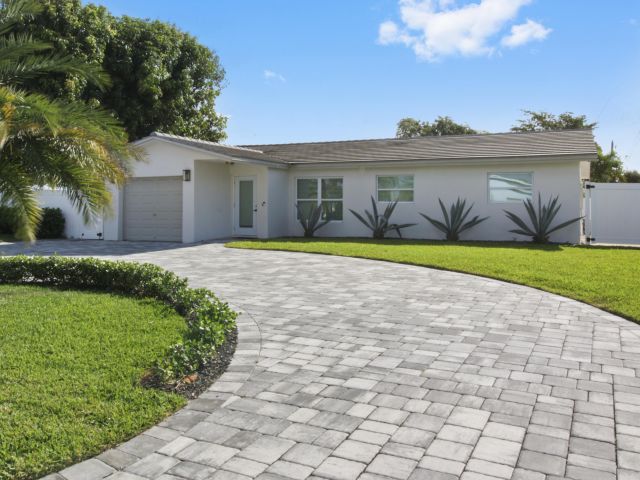 Home for rent at 2798 NE 2nd Avenue - photo 5833768