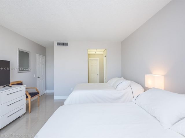 Apartment for rent  Unit #504 - photo 7445725