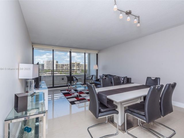 Apartment for rent  Unit #504 - photo 7445730