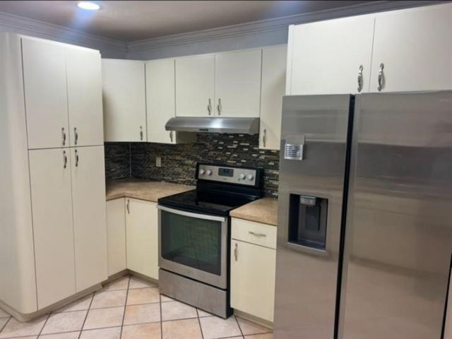 Home for sale at 14500 NE 2nd Ave - photo 5838498