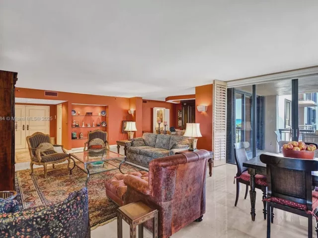 2-bedroom condo for sale in Bal Harbour - 10175 Collins Ave 404 - MondialRealty