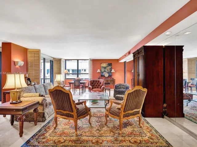 2-bedroom condo for sale in Bal Harbour - 10175 Collins Ave 404 - MondialRealty