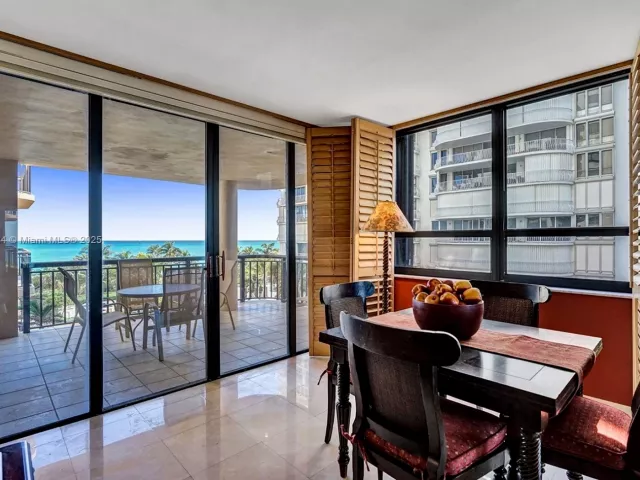 2-bedroom condo for sale in Bal Harbour - 10175 Collins Ave 404 - MondialRealty