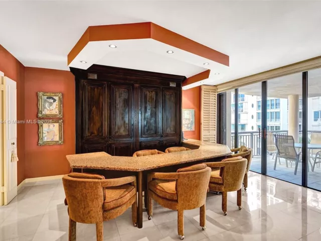 2-bedroom condo for sale in Bal Harbour - 10175 Collins Ave 404 - MondialRealty