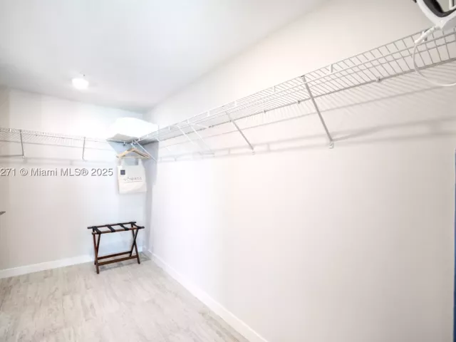 1-bedroom condo for sale in Miami - 3900 Biscayne Blvd S-1016 - MondialRealty