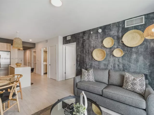 Apartment for sale  Unit #S-1016 - photo 5838696