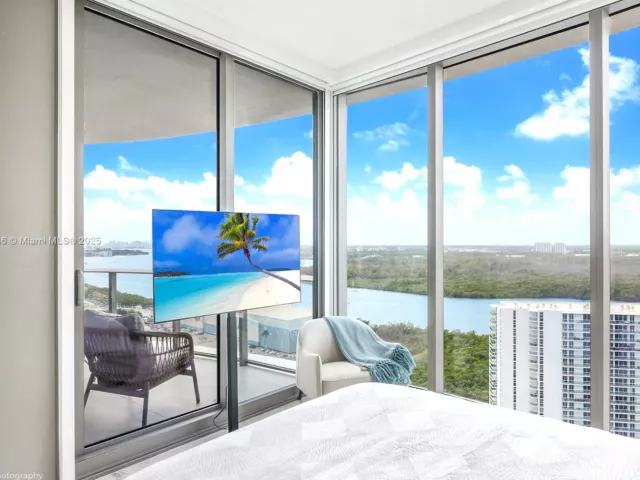 Apartment for rent  Unit #2405 - photo 5835913