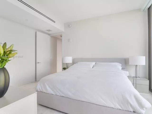 Apartment for rent  Unit #2405 - photo 5835914