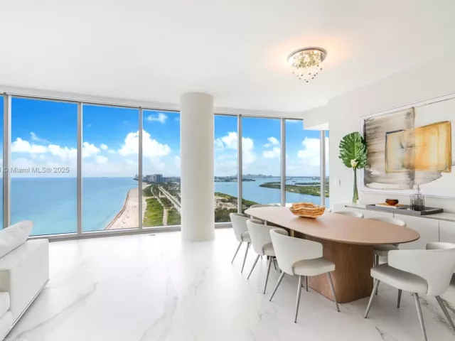 Apartment for rent  Unit #2405 - photo 5835920