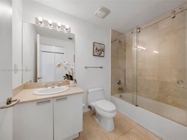 Apartment for rent  Unit #1-910 - photo 5838356