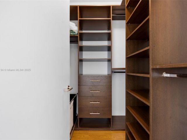 Apartment for rent  Unit #1-910 - photo 5838359