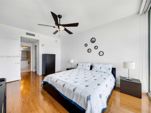 Apartment for rent  Unit #1-910 - photo 5838362