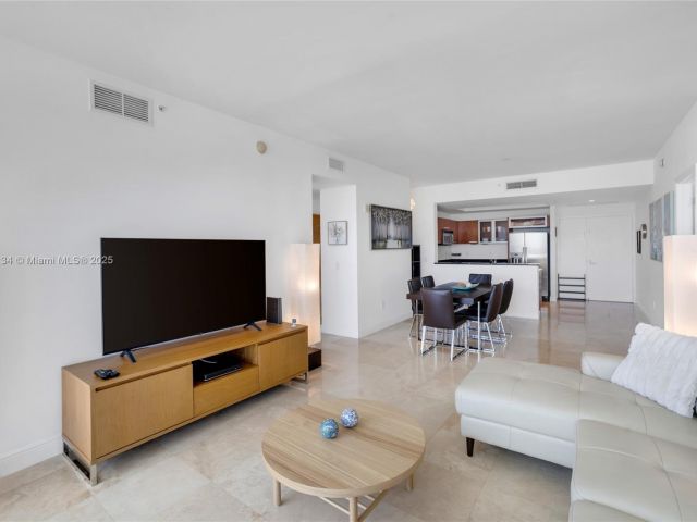 Apartment for rent  Unit #1-910 - photo 5838364