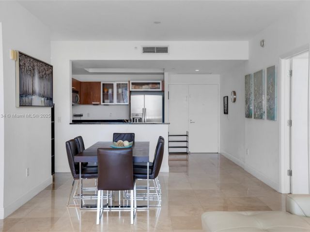 Apartment for rent  Unit #1-910 - photo 5838365