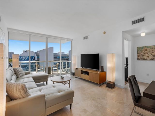 Apartment for rent  Unit #1-910 - photo 5838369