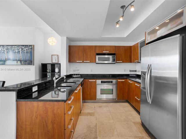 Apartment for rent  Unit #1-910 - photo 5838371