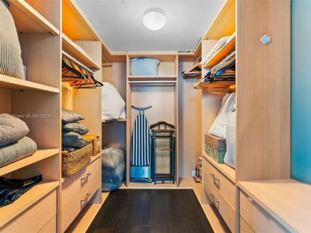 Apartment for sale  Unit #4502 - photo 5839750