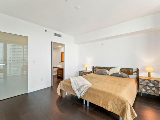 Apartment for sale  Unit #4502 - photo 5839753