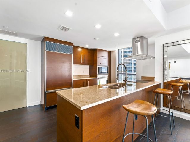 Apartment for sale  Unit #4502 - photo 5839756