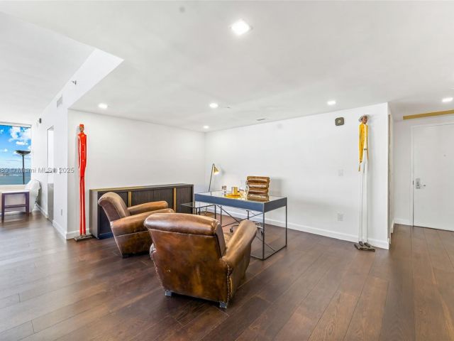 Apartment for sale  Unit #4502 - photo 5839758