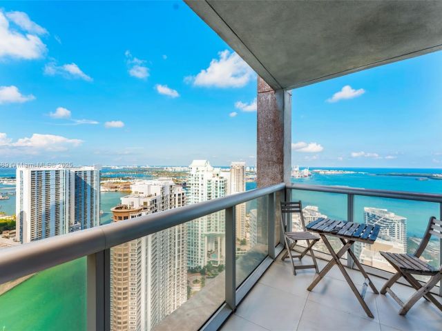 Apartment for sale  Unit #4502 - photo 5839763