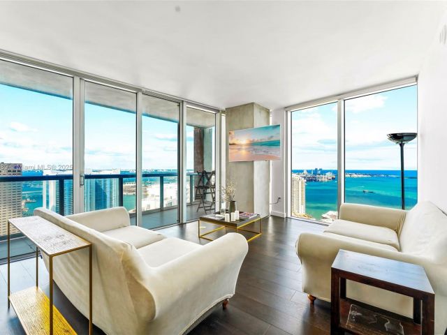 Apartment for sale  Unit #4502 - photo 5839764