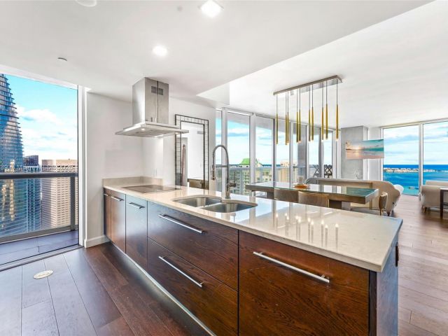 Apartment for sale  Unit #4502 - photo 5839765