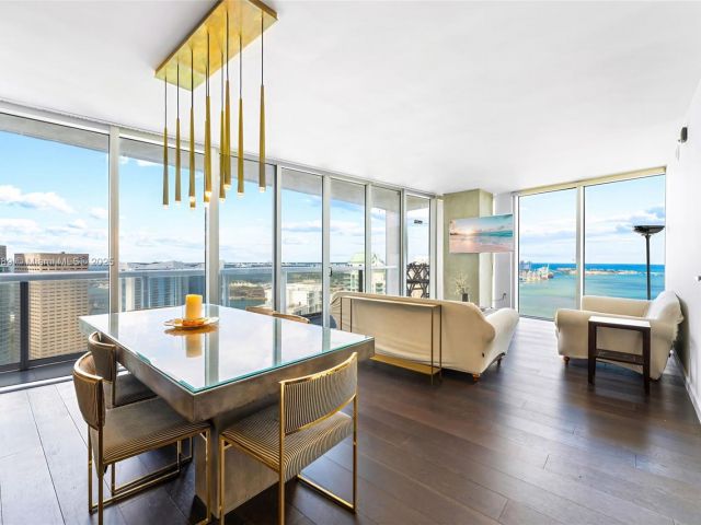 Apartment for sale  Unit #4502 - photo 5839766