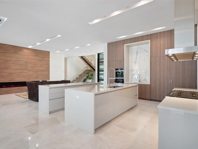 Home for sale at 2421 Barcelona Dr - photo 6031033