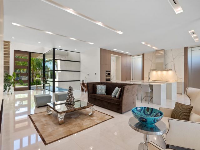 Home for sale at 2421 Barcelona Dr - photo 6031040